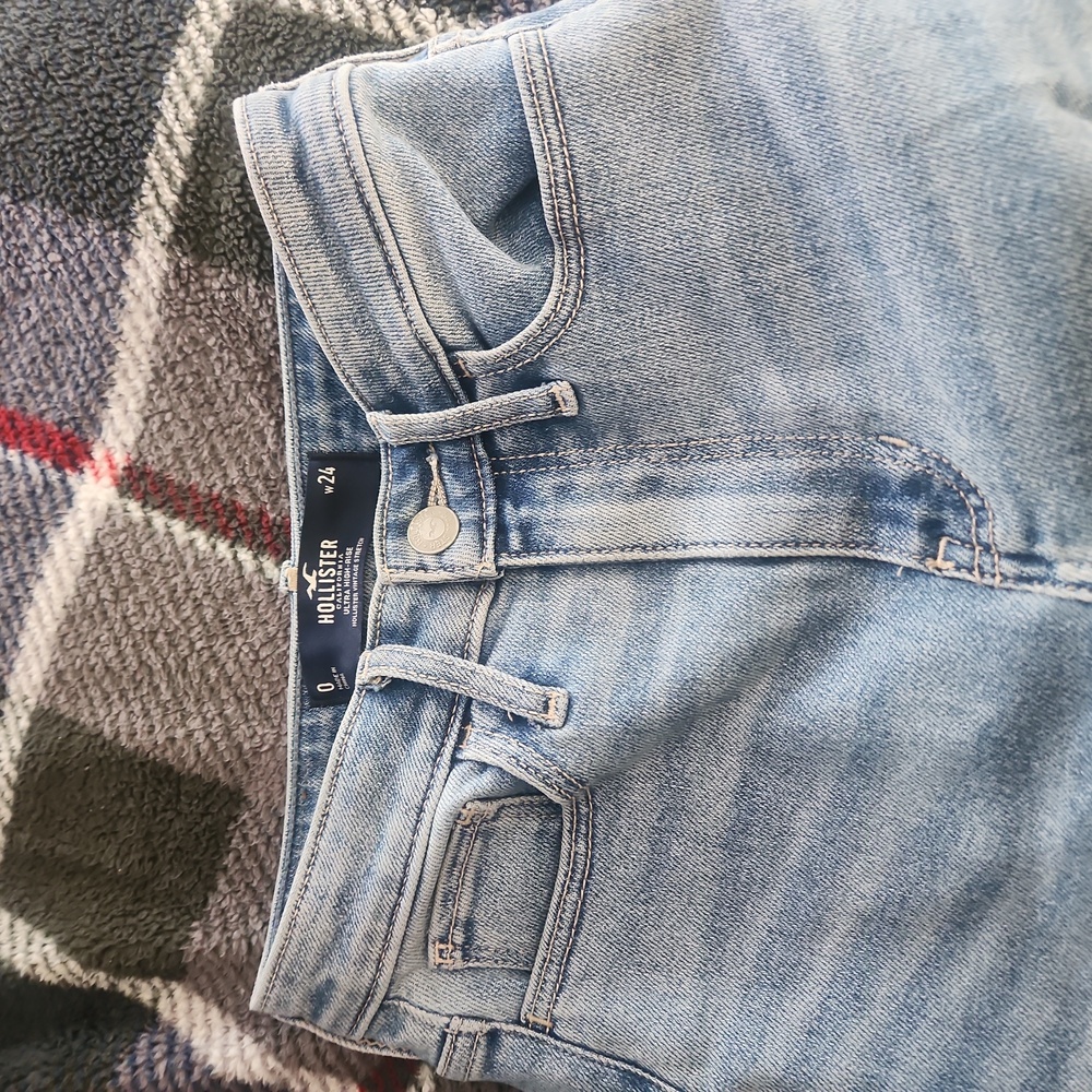 HOLLISTER JEANS